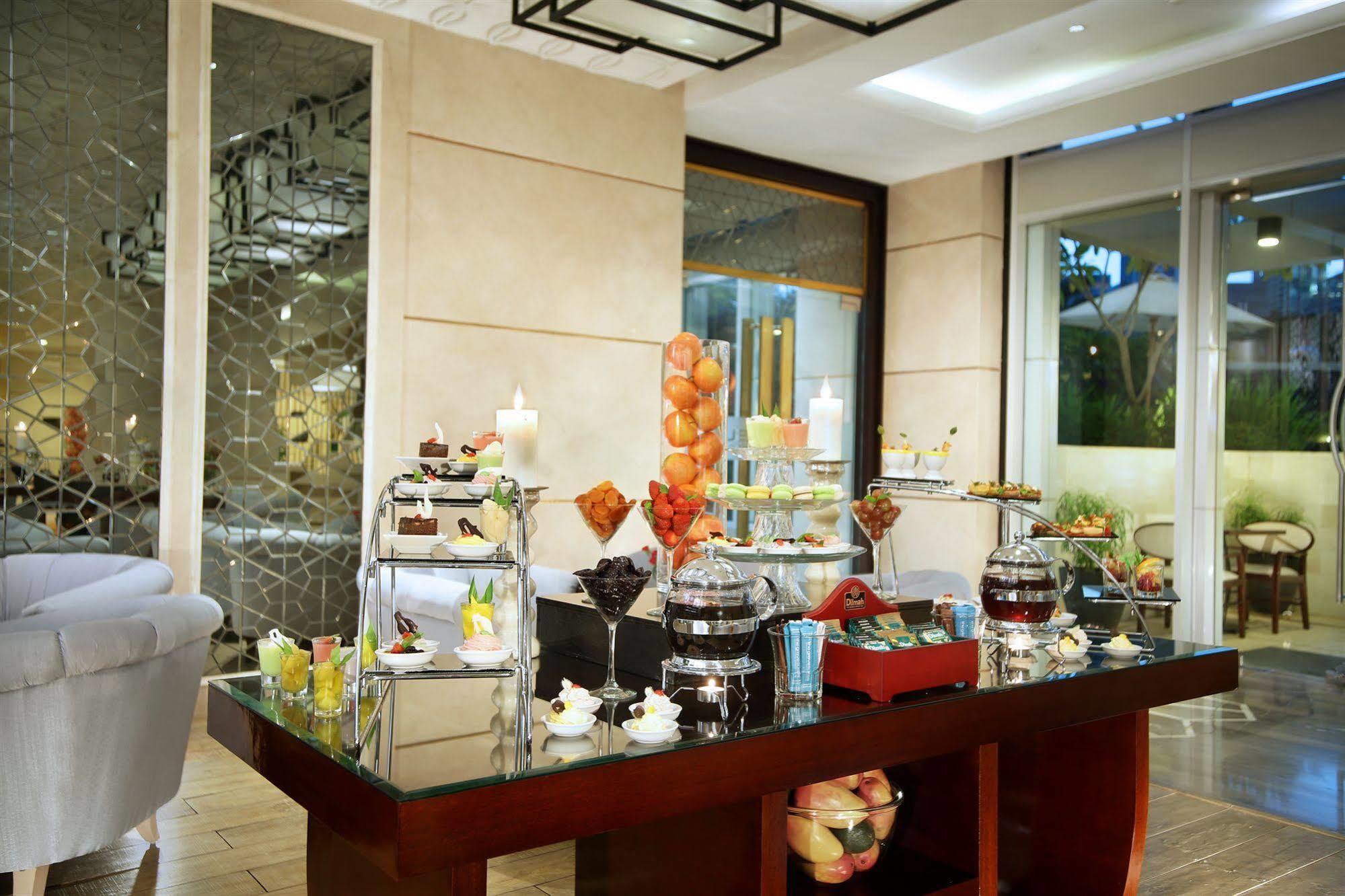 The Grove Suites By Grand Aston Джакарта Экстерьер фото