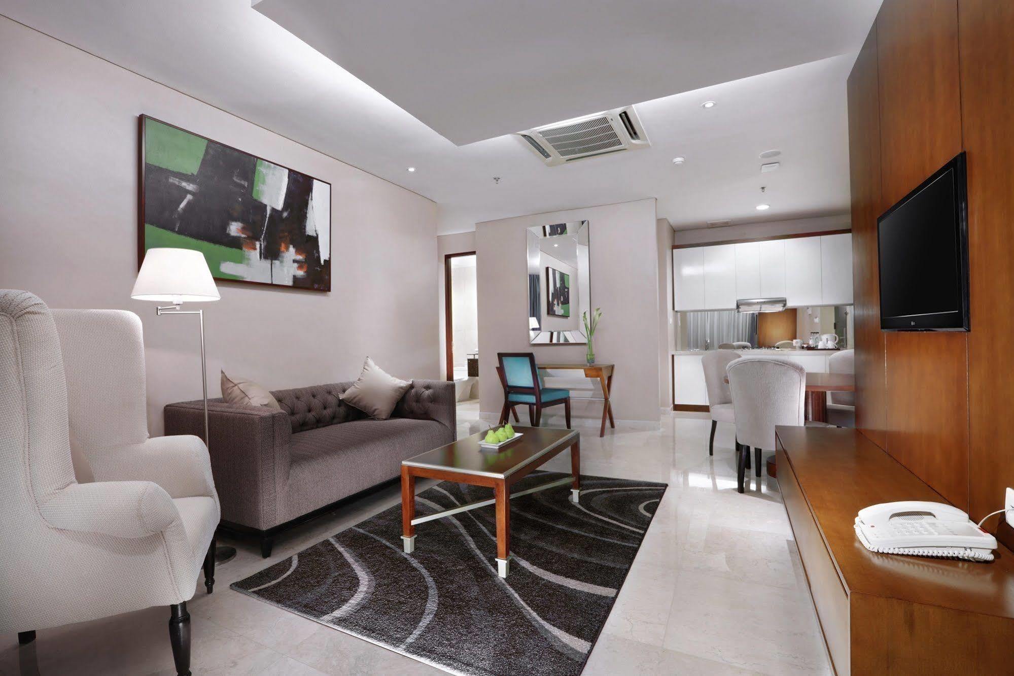 The Grove Suites By Grand Aston Джакарта Экстерьер фото
