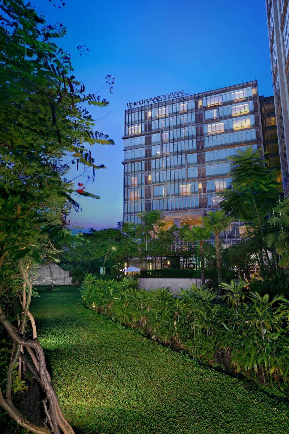 The Grove Suites By Grand Aston Джакарта Экстерьер фото