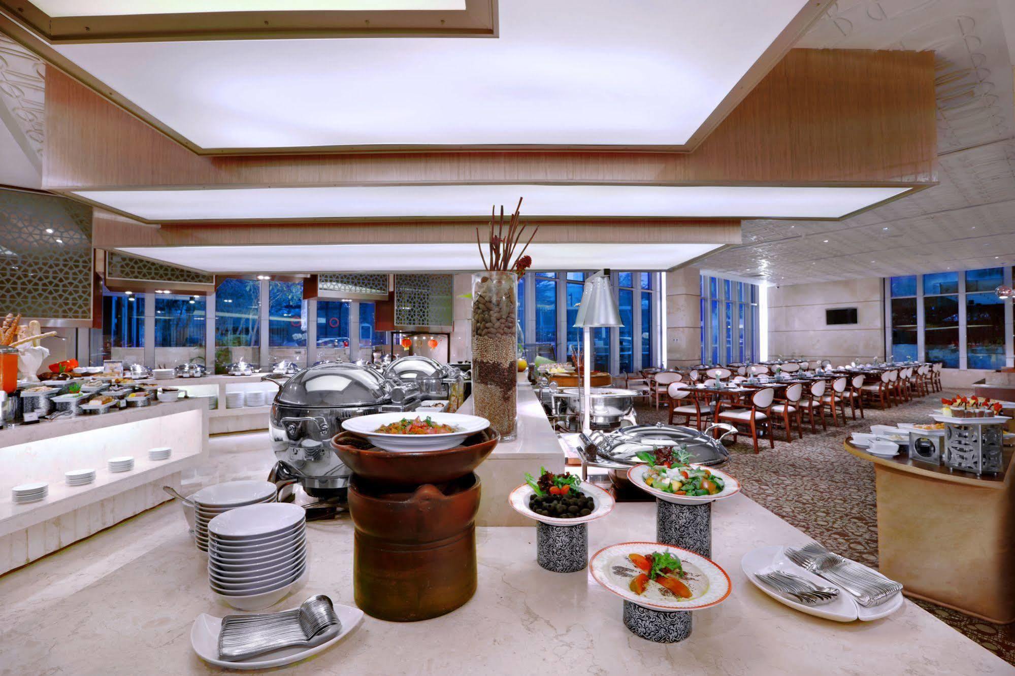 The Grove Suites By Grand Aston Джакарта Экстерьер фото